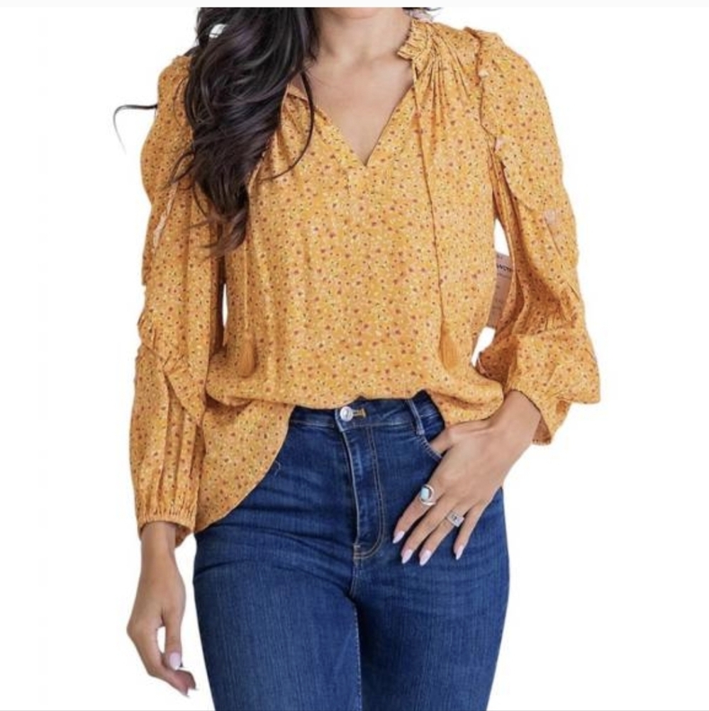 KARLIE Ditzy floral Ruffle Blouse Size Small